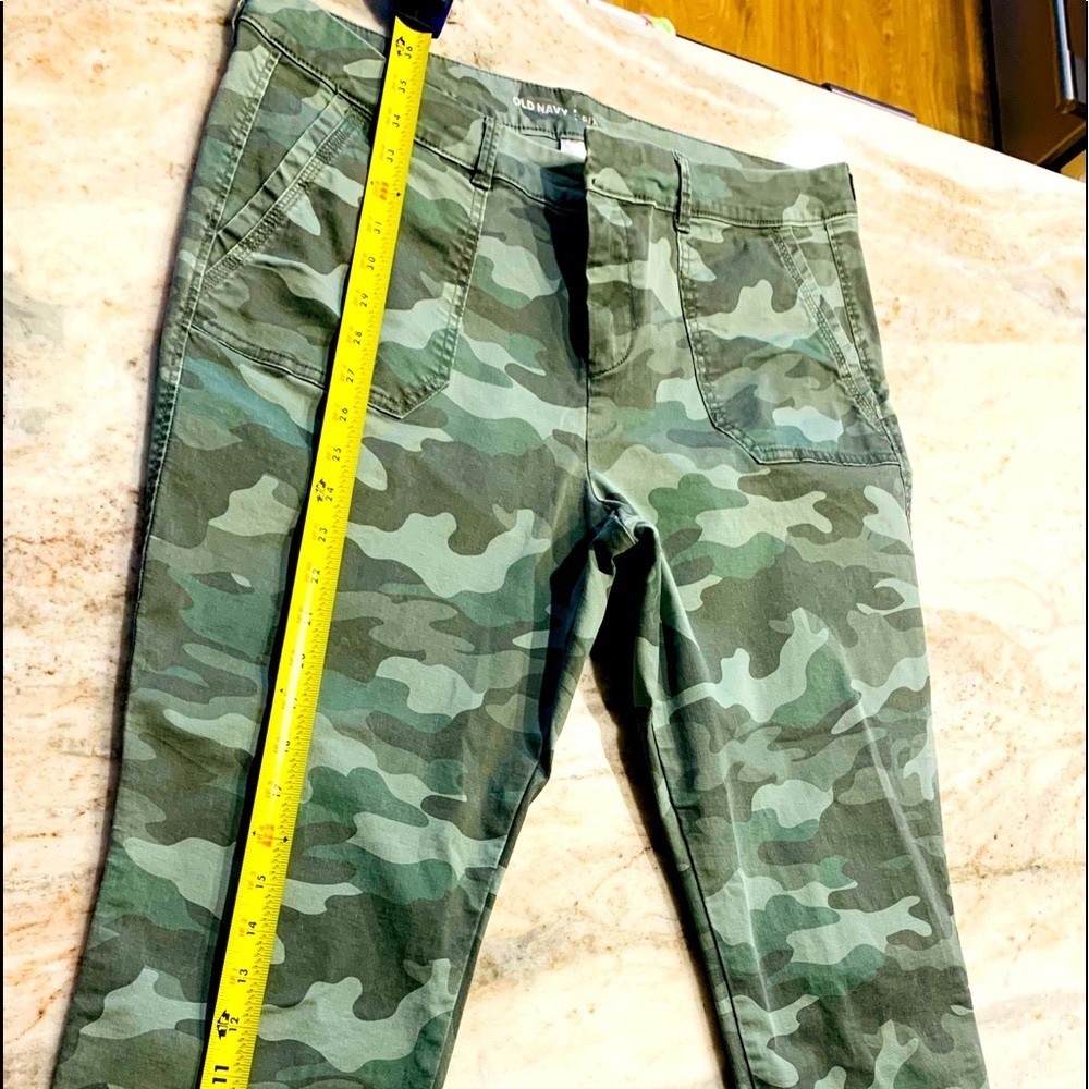 💚🤎Fun & Fall Camo - Old Navy 💚 Like New